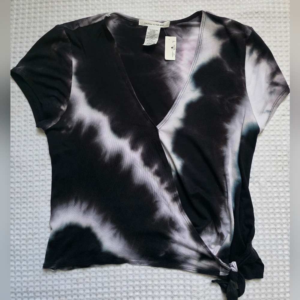 MIX AND MATCH 5/25$ Cotton On Monochrome Tie-Dye Wrap Blouse